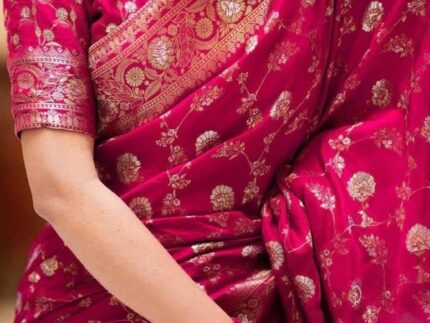 Women Banarasi Saree with Woven Motifs