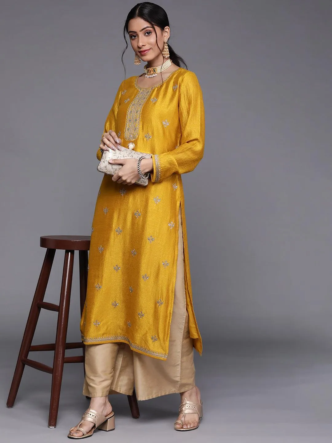yellow-embellished-silk-kurta-libas-5_085acbe0-d128-4e07-a63e-3440947ec405.webp